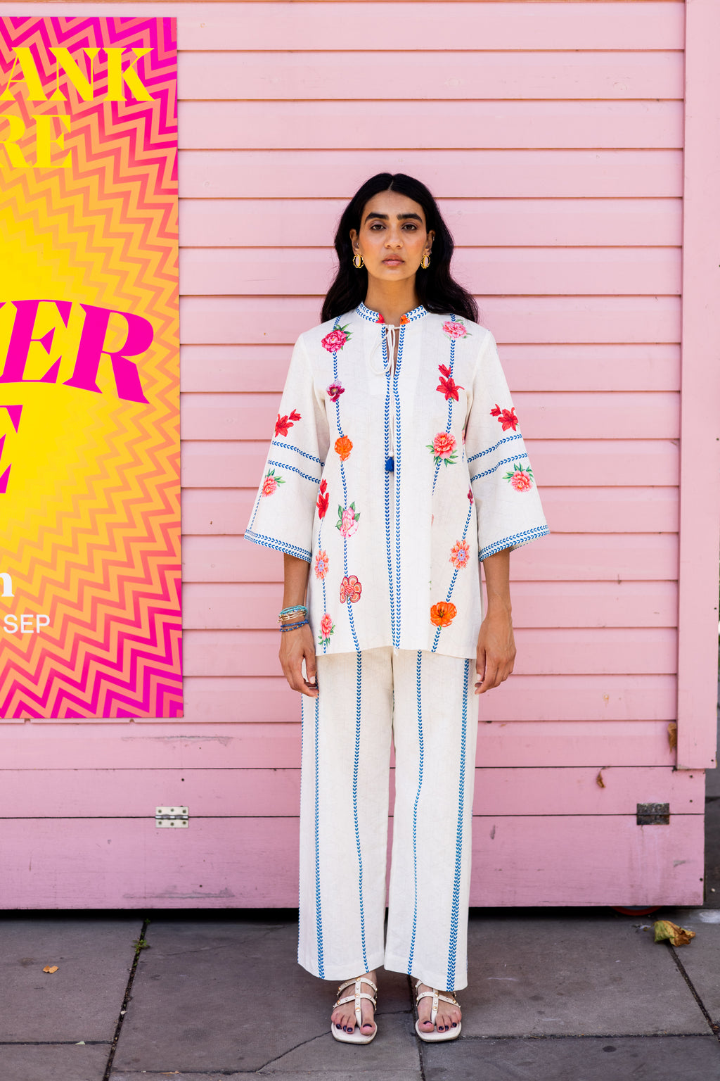 Cream Meadow Bloom Set – Elegant Floral Detailing in a Subtle Pastel Hue