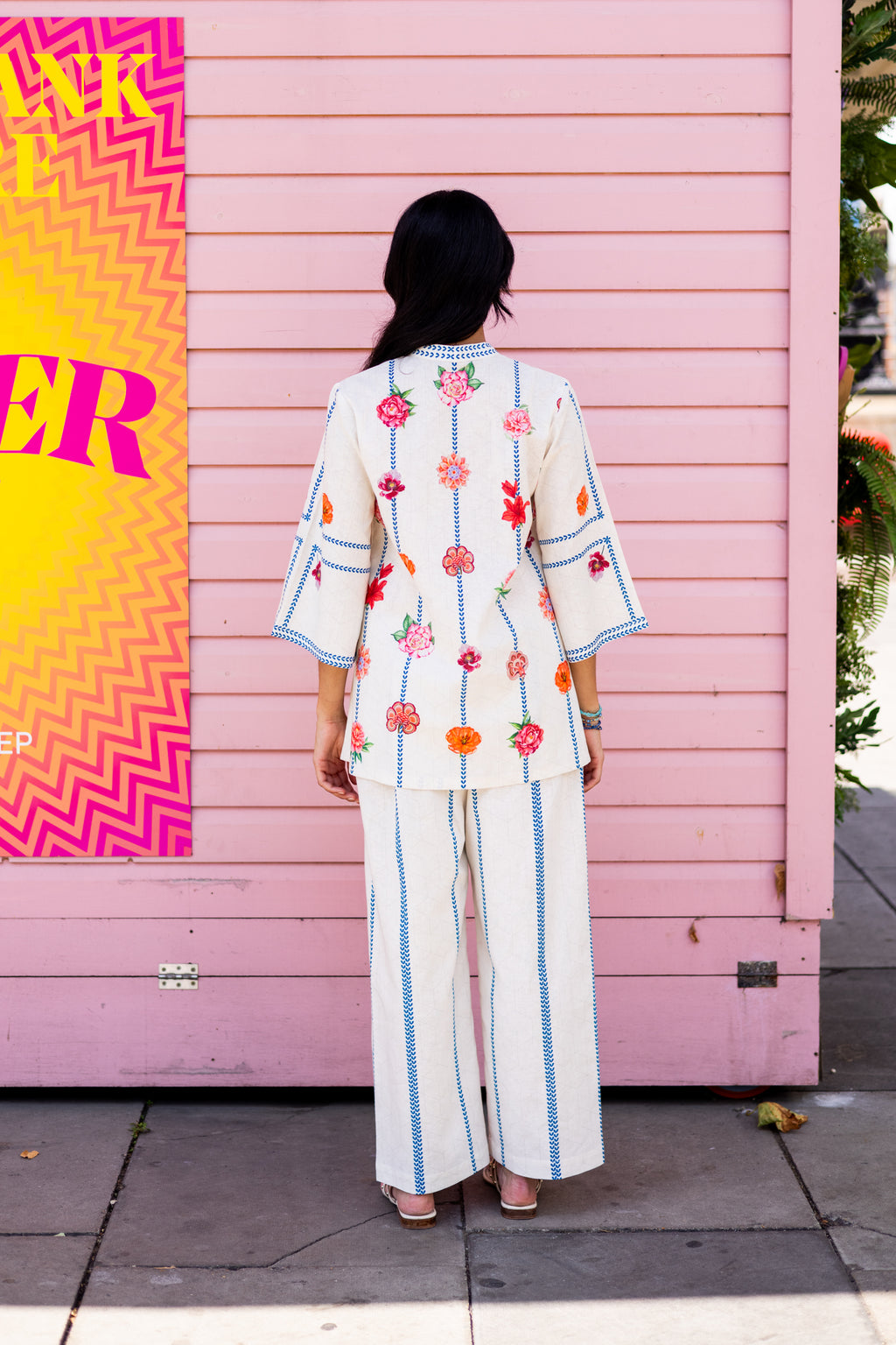 Cream Meadow Bloom Set – Elegant Floral Detailing in a Subtle Pastel Hue