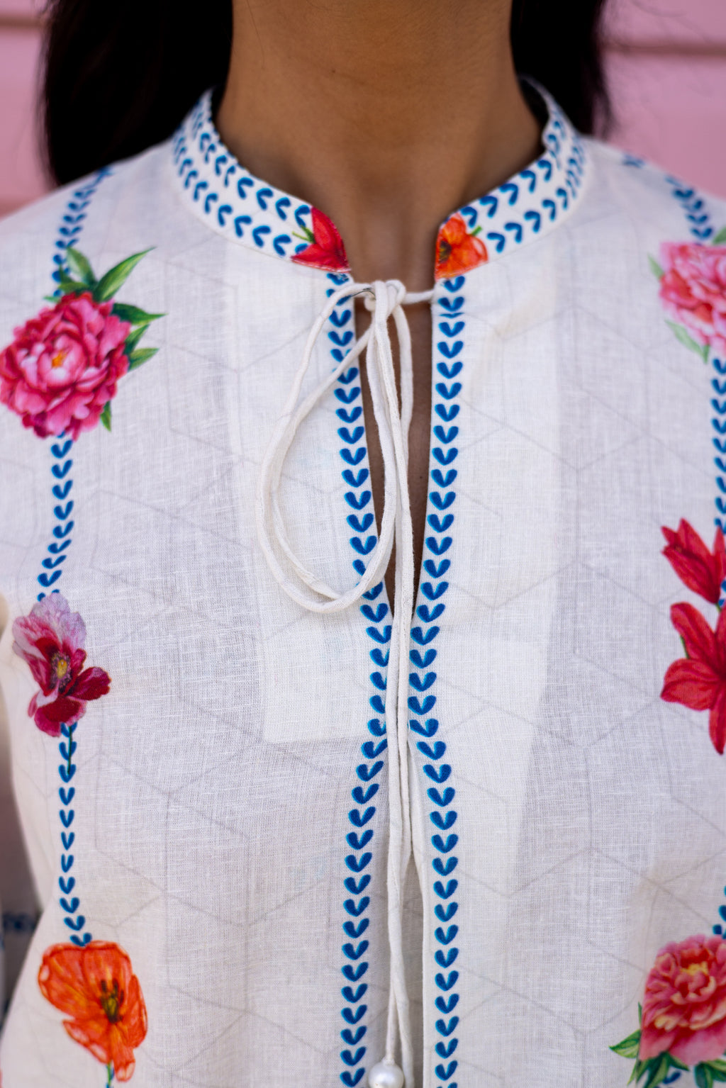 Cream Meadow Bloom Set – Elegant Floral Detailing in a Subtle Pastel Hue