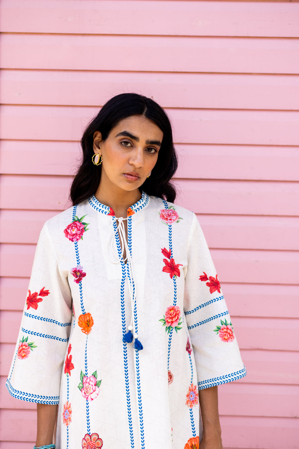 Cream Meadow Bloom Set – Elegant Floral Detailing in a Subtle Pastel Hue