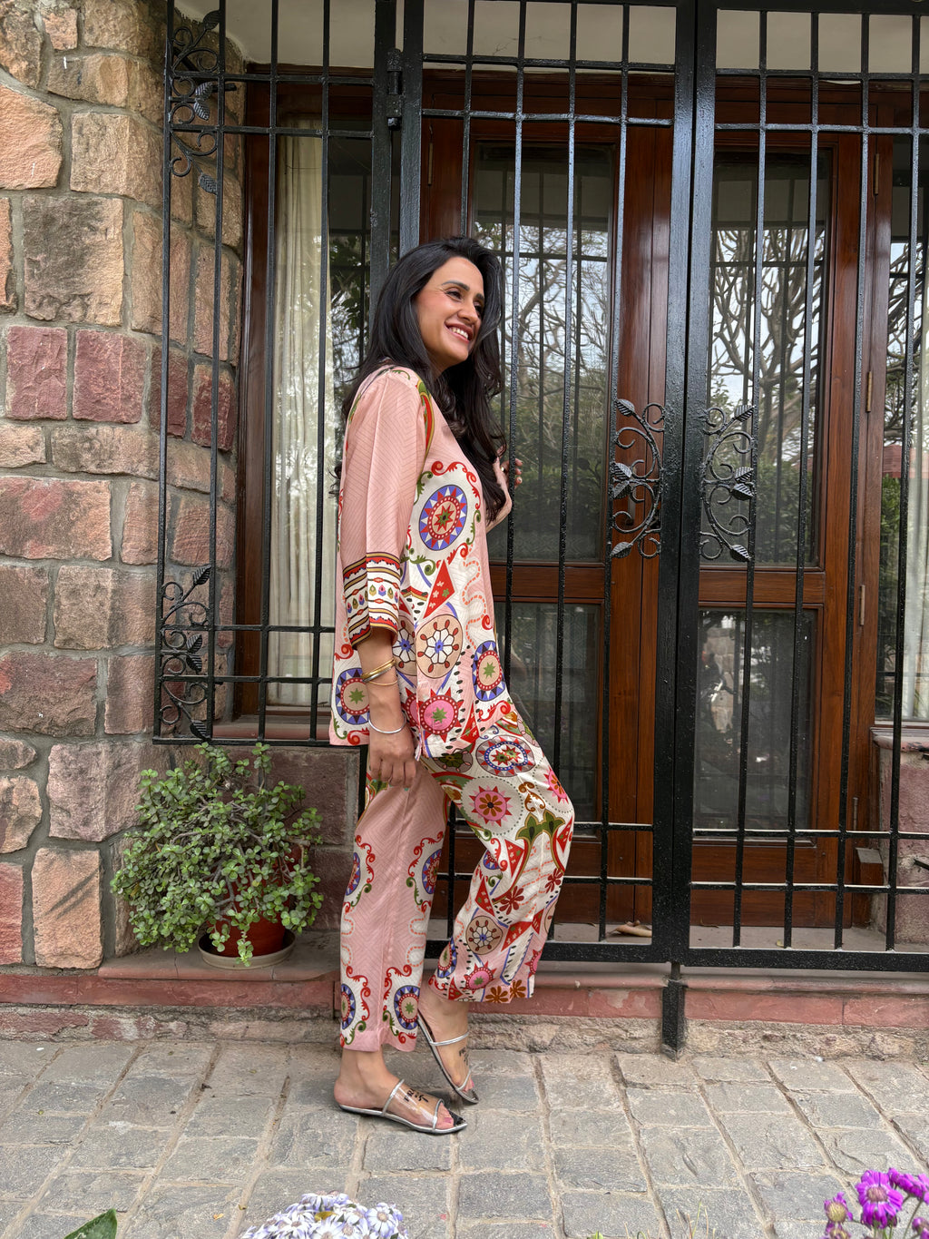 Noor Abstract Print Set – Contemporary Style with Artistic Detailing