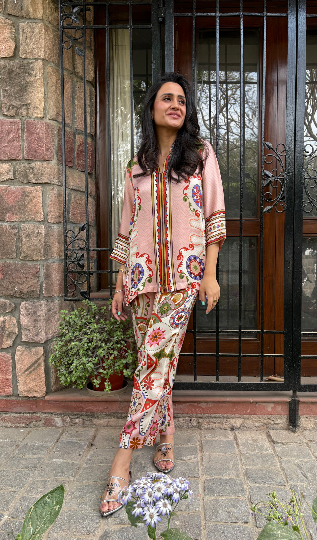 Noor Abstract Print Set – Contemporary Style with Artistic Detailing