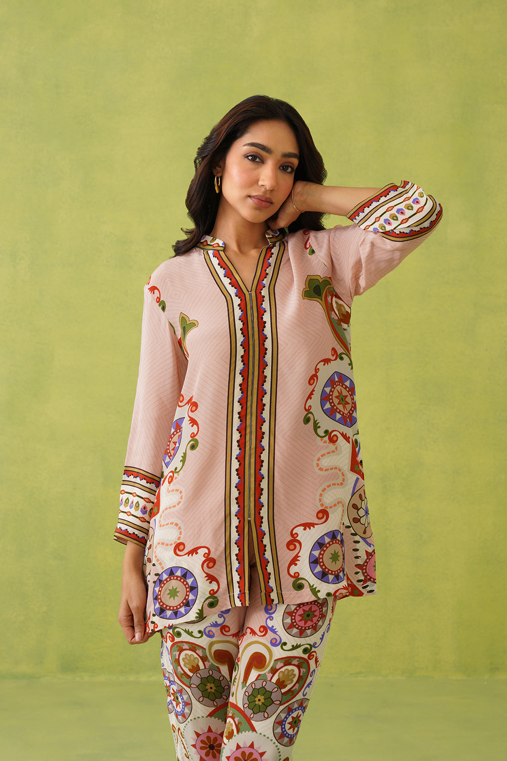 Noor Abstract Print Set – Contemporary Style with Artistic Detailing