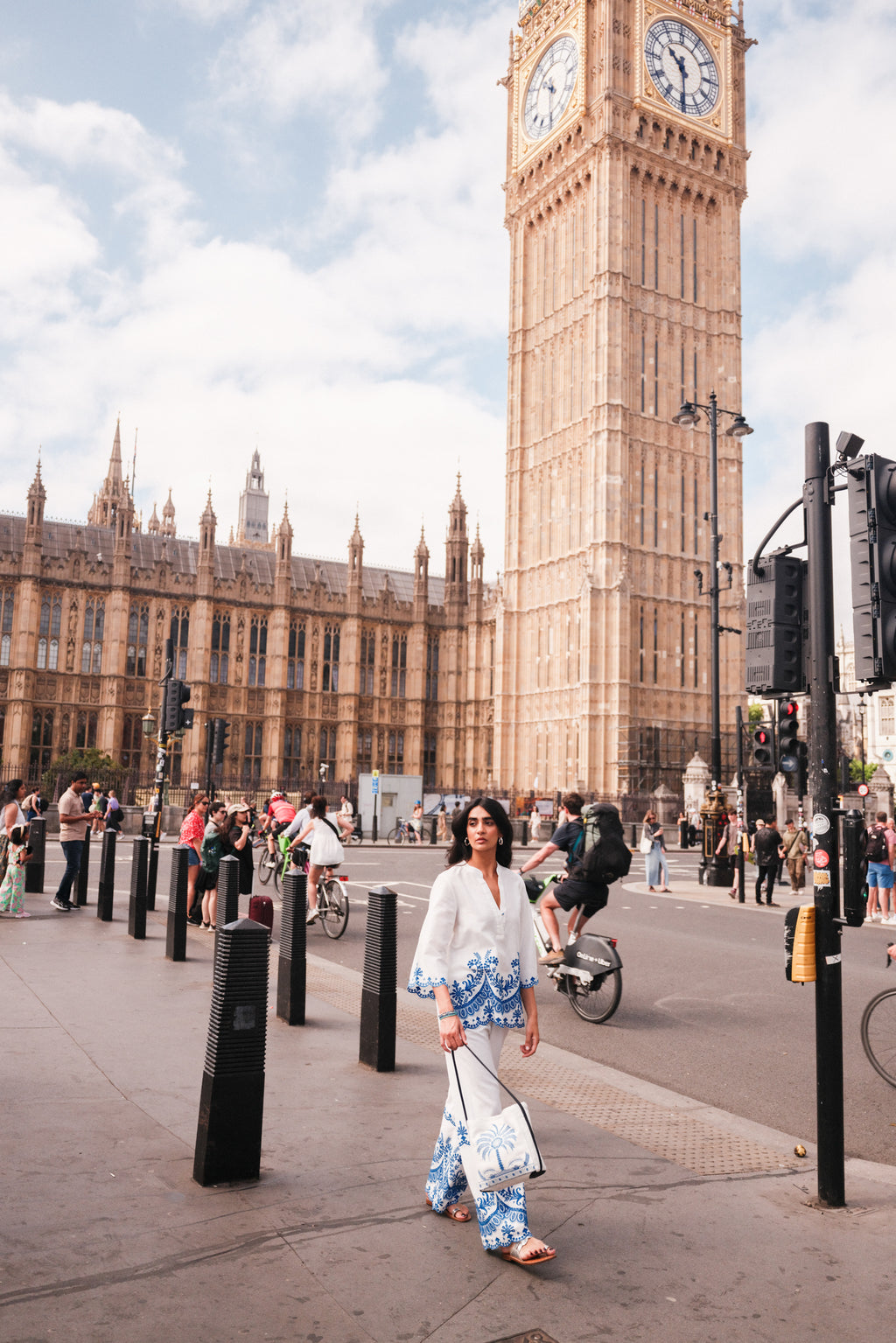 Azure White Broderie Set – Elegant Detailing in a Timeless Chic Style