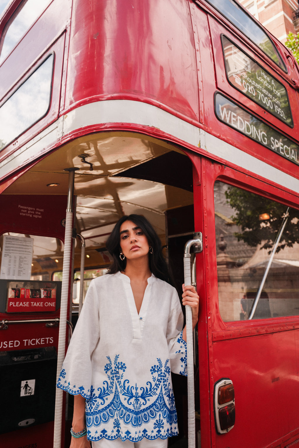 Azure White Broderie Set – Elegant Detailing in a Timeless Chic Style