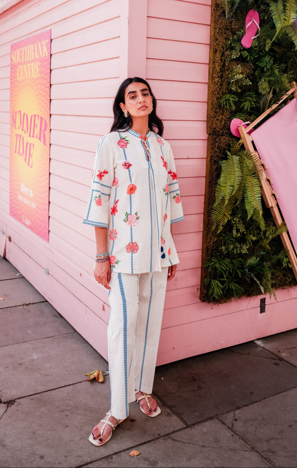 Cream Meadow Bloom Set – Elegant Floral Detailing in a Subtle Pastel Hue